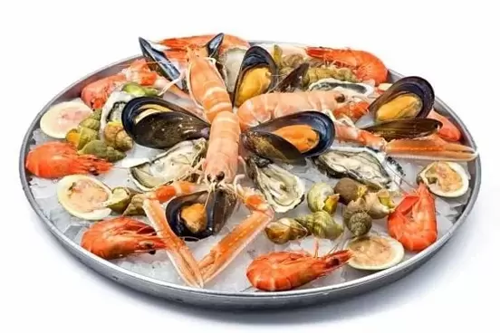 Servicio de los mejillones para hombres